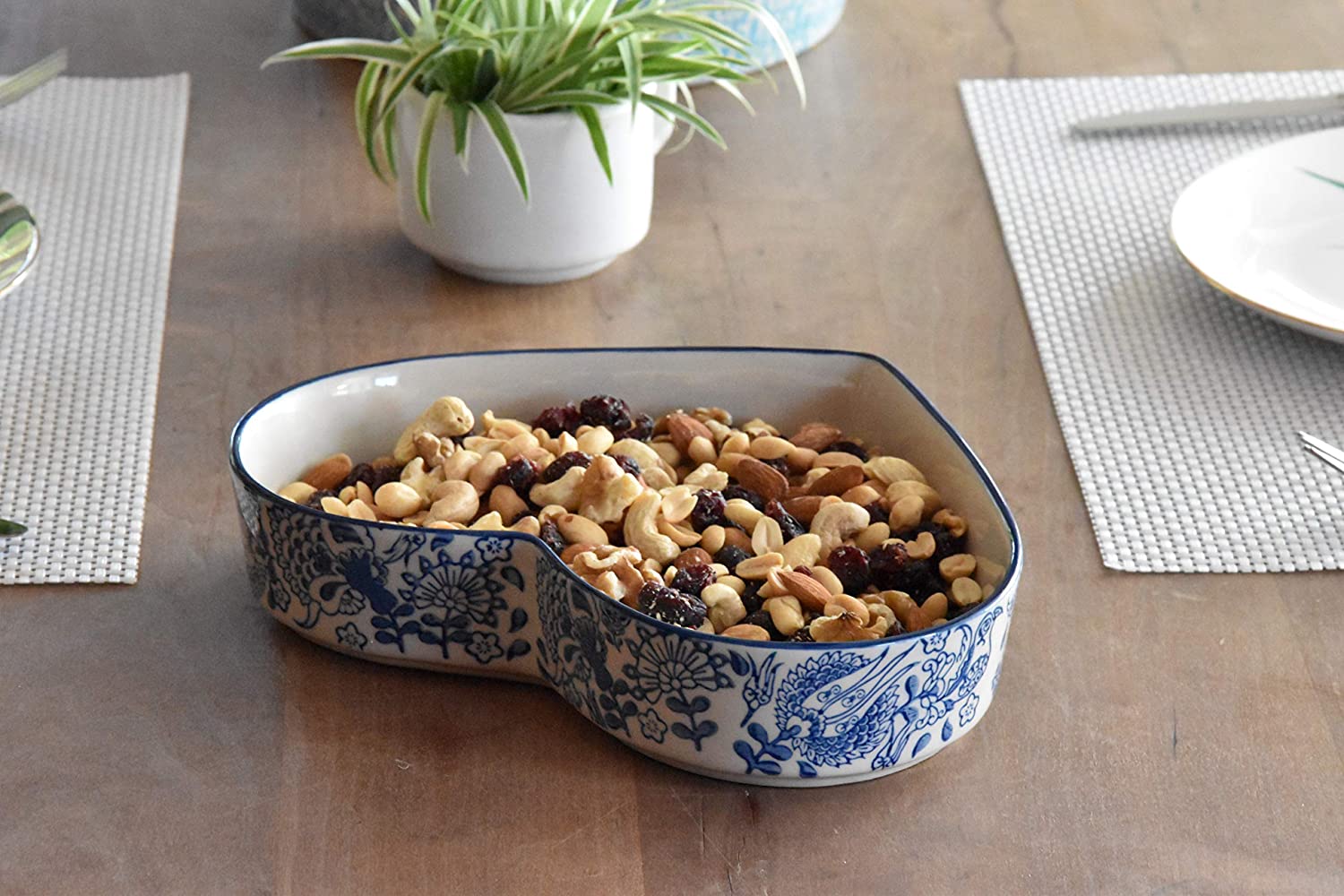 Servierschale aus Keramik - Salatschüssel in Herzform Geeignet als Backform, Snackschüssel und Keramikschüssel